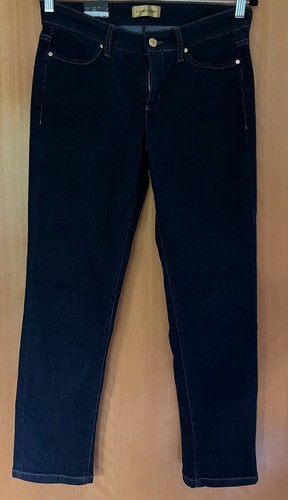 Dunkelblaue jeans mit - dunkelblaue,